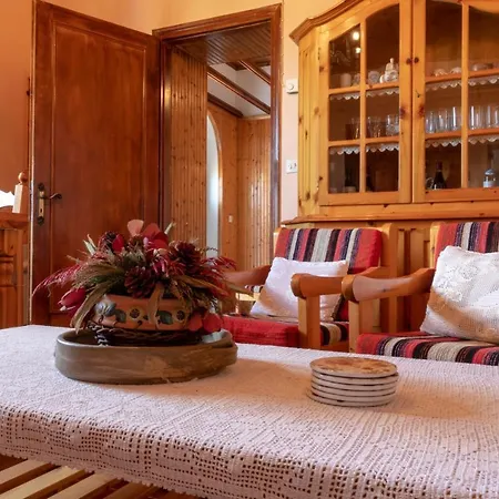 Andrea's Traditional House *